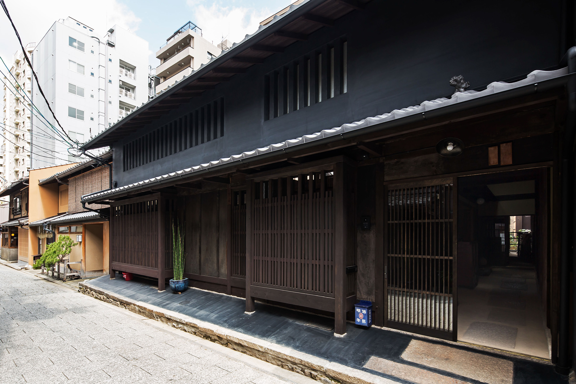新釜座の家